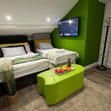 Southgate Luxury Apartments Elland Exterior foto