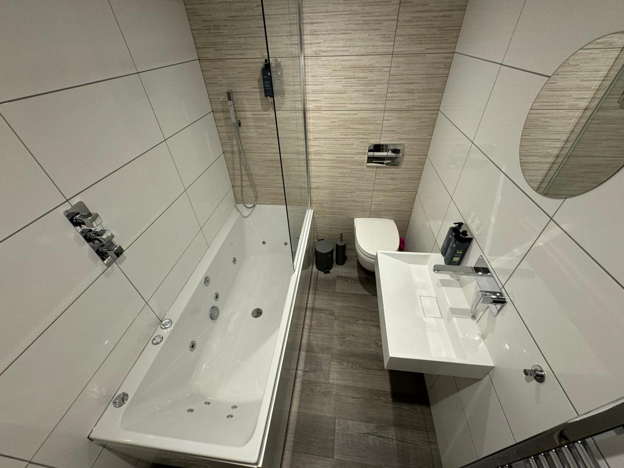 Southgate Luxury Apartments Elland Exterior foto