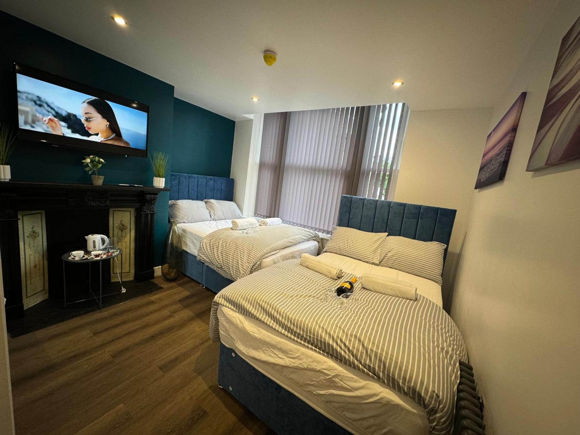 Southgate Luxury Apartments Elland Exterior foto