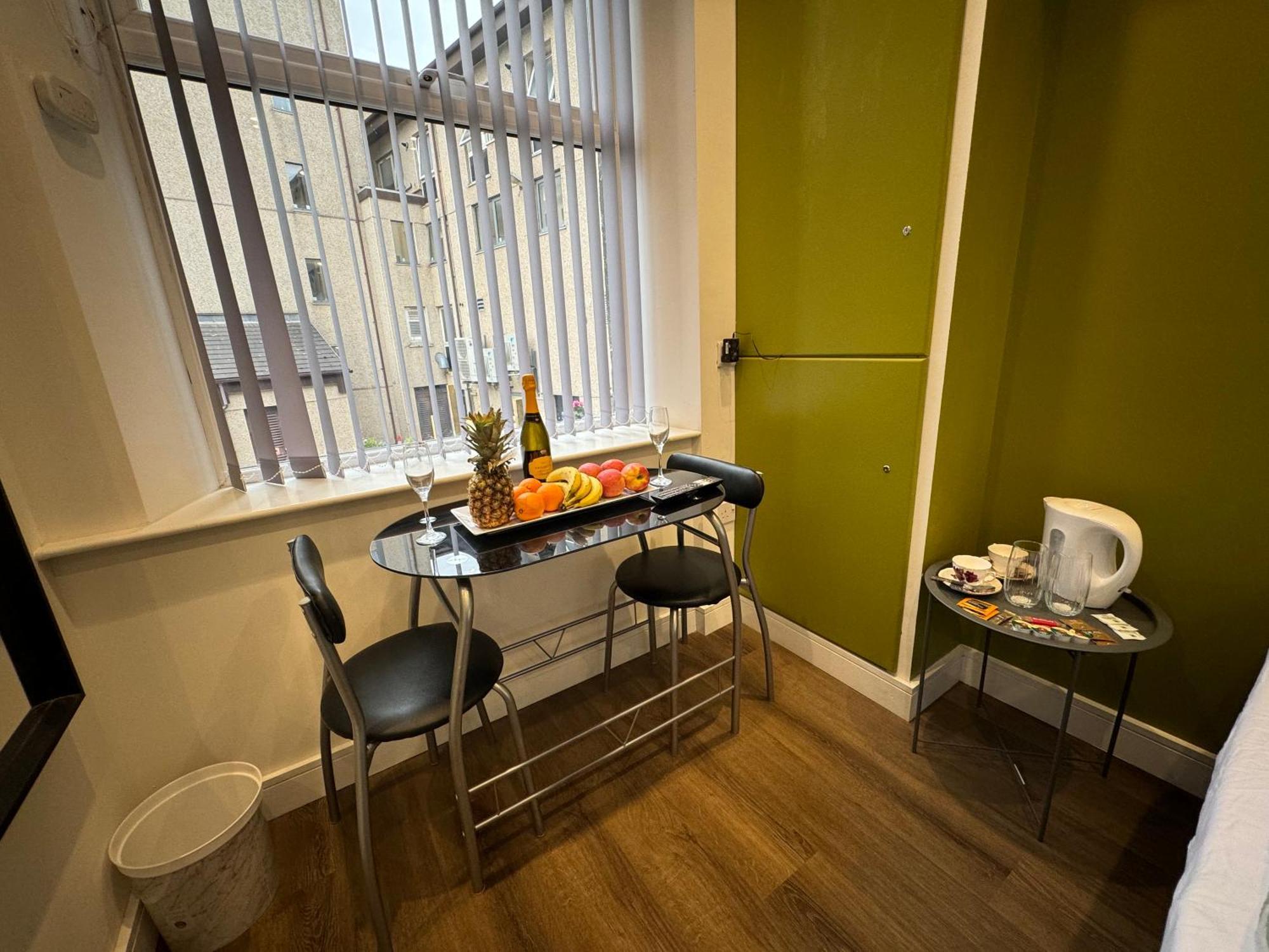 Southgate Luxury Apartments Elland Exterior foto