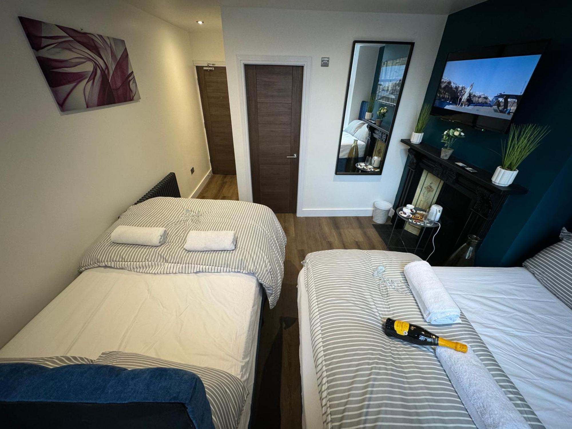 Southgate Luxury Apartments Elland Exterior foto