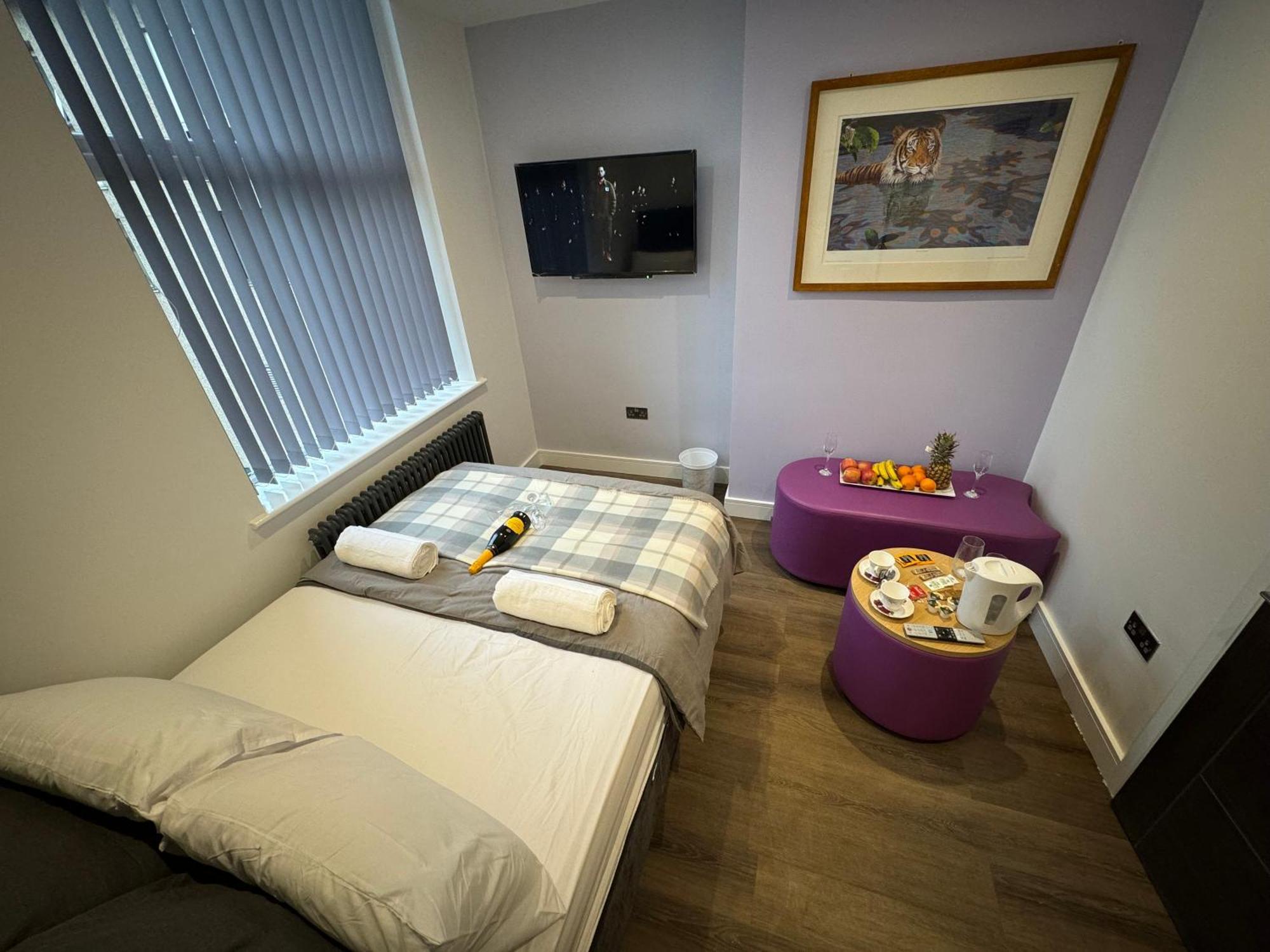 Southgate Luxury Apartments Elland Exterior foto